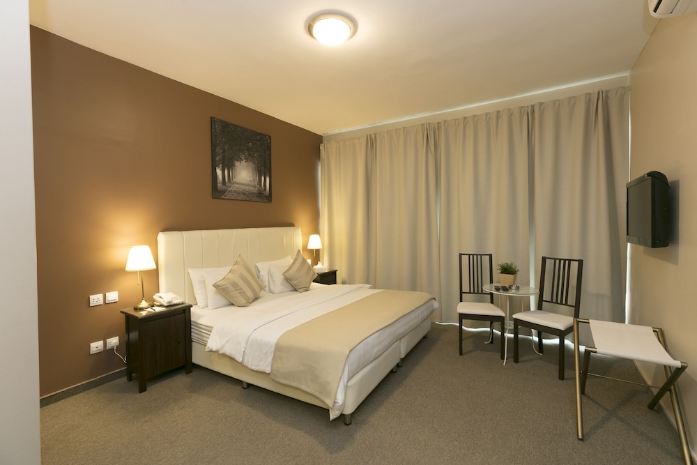 THE CONROY BOUTIQUE HOTEL 6/38