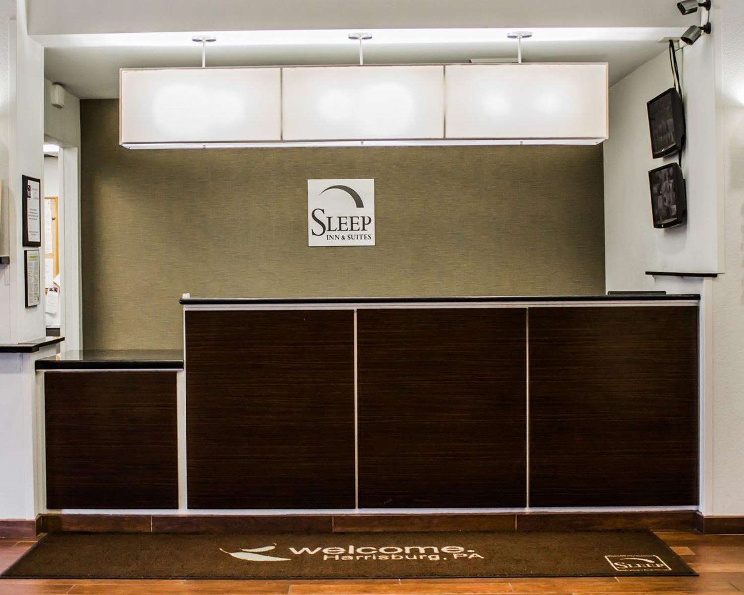 Express Inn & Suites 5/40