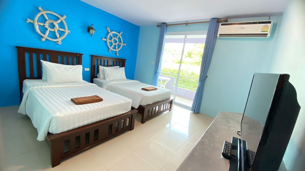 Phi Phi Donchukit Resort 11/40