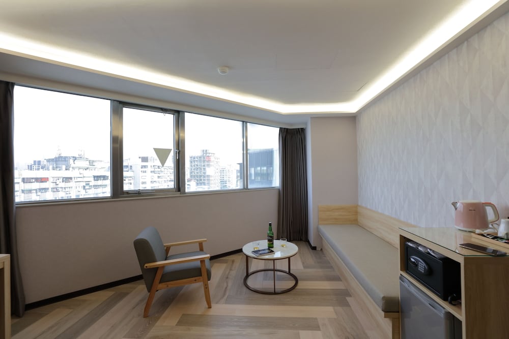 Silken Hotel 59/63