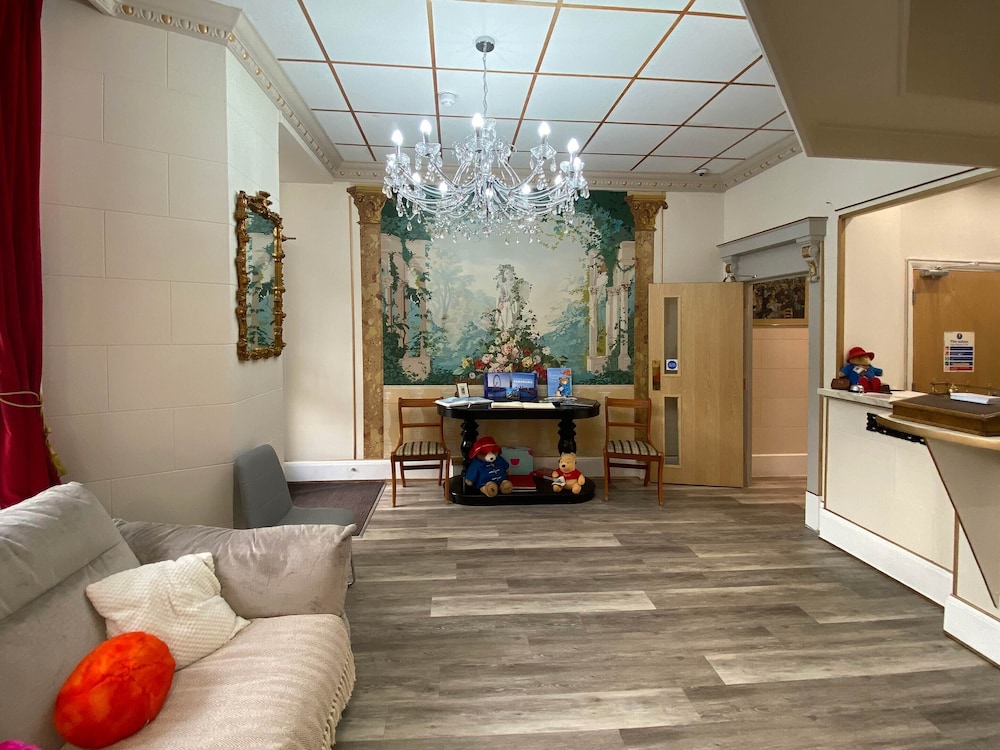 Lancaster Court Hotel 3/57