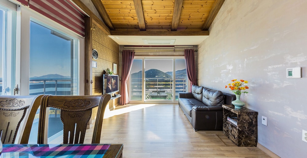 Namhae Oceanview Pension 21/41