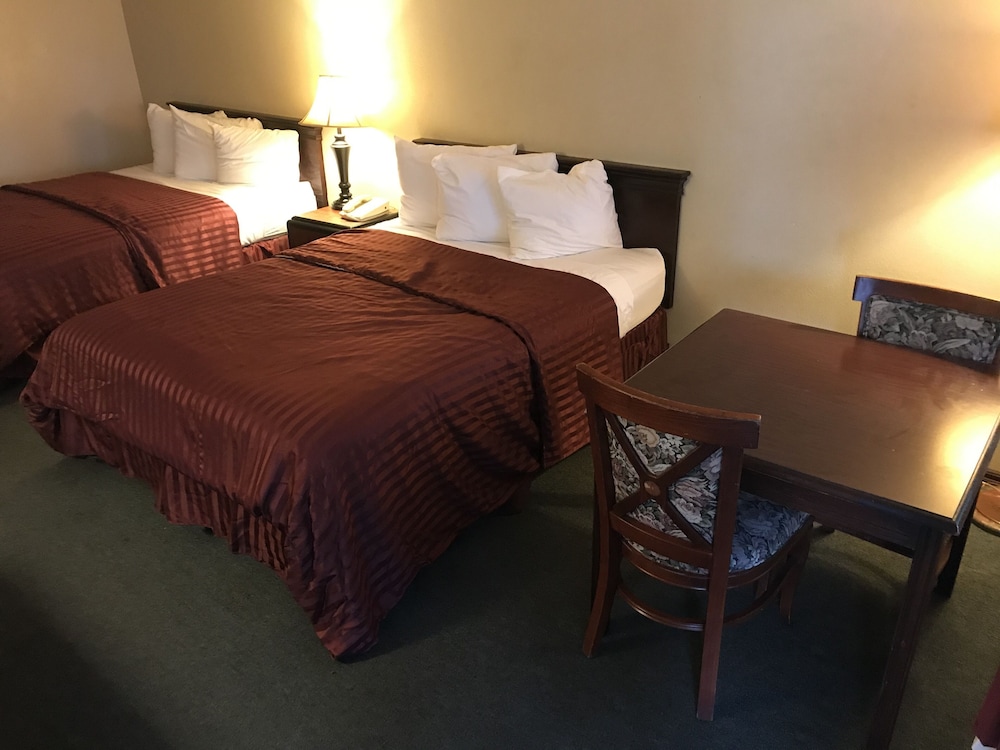Smokey Point Motor Inn 40/69
