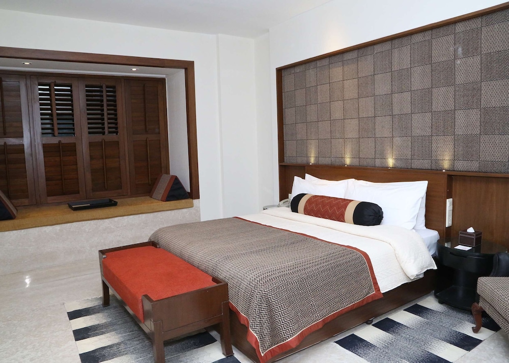 The Lalit Great Eastern Kolkata 17/65
