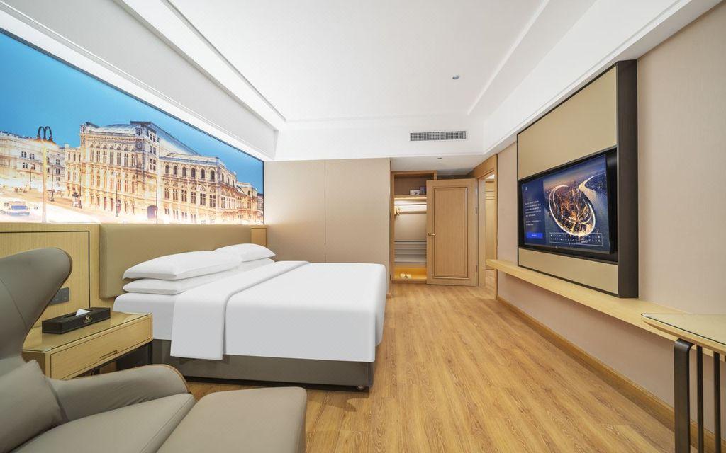 Deluxe, Suite