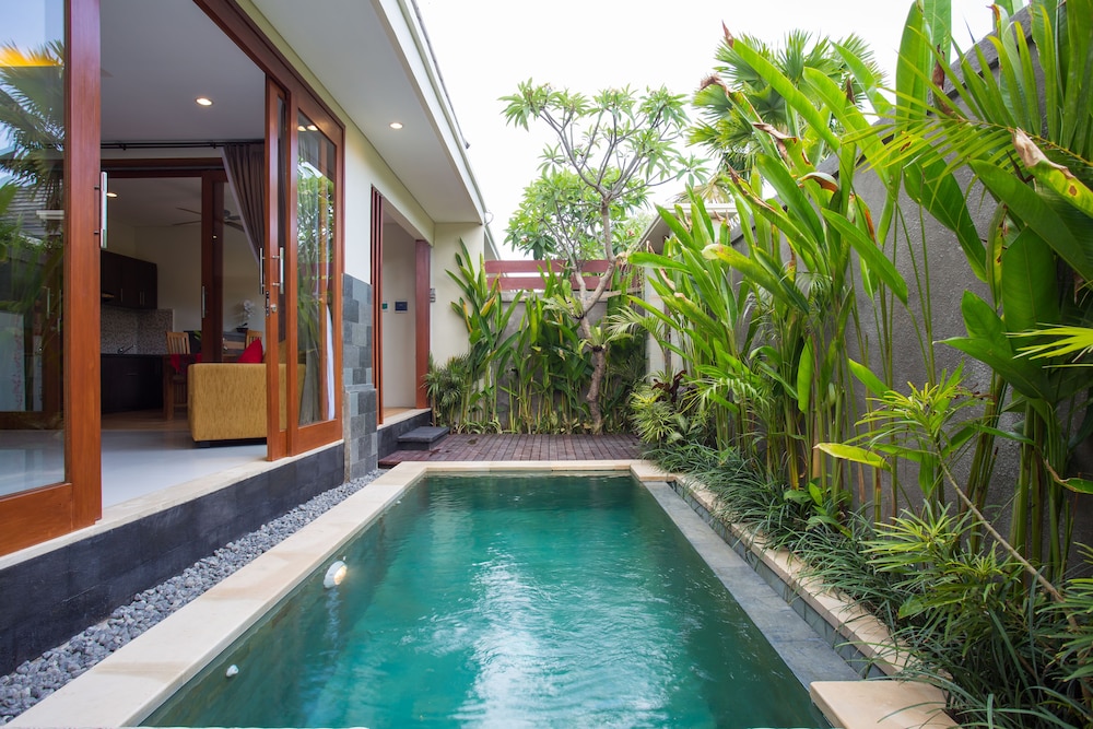Aishwarya Exclusive Villas 44/50