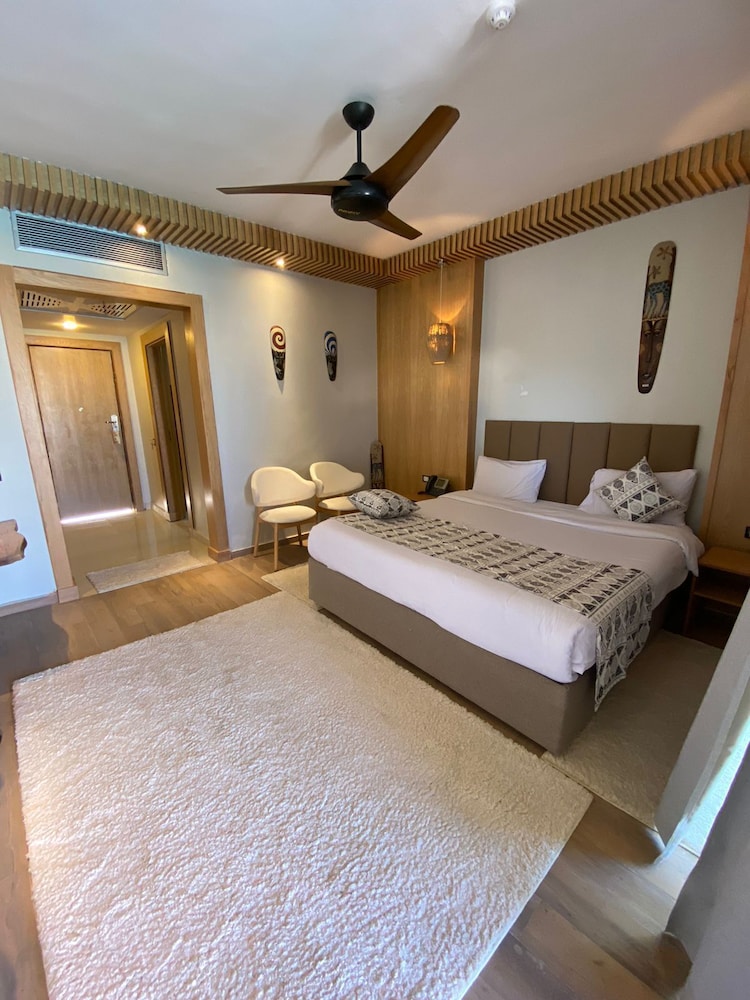 Lagoon, Bungalow, 1 Double and 1 Single Bed, Hot Tub