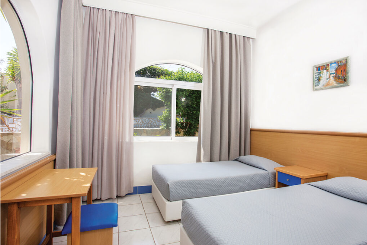 Eurovillage Achilleas Hotel 18/90
