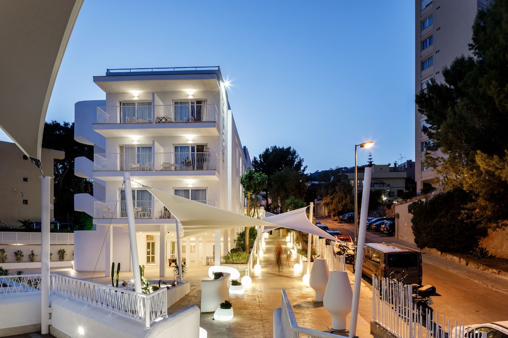 Hotel Tora 8/69
