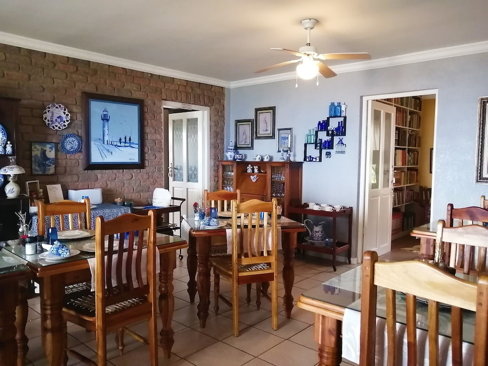 Amzee Bokmakierie Guest House 59/72