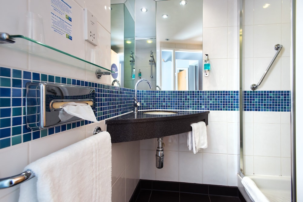 Holiday Inn Express Leeds City Centre Armouries 17/60