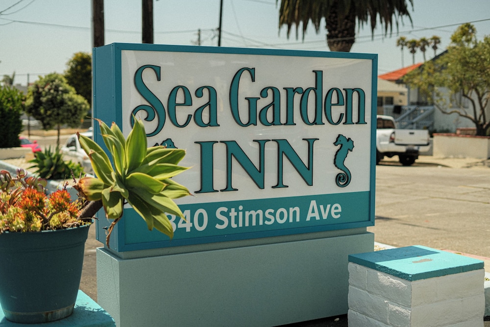 Sea Garden Motel 38/63