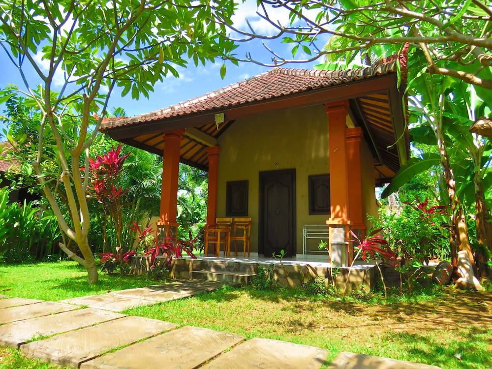 Suka Sari Cottages photo1
