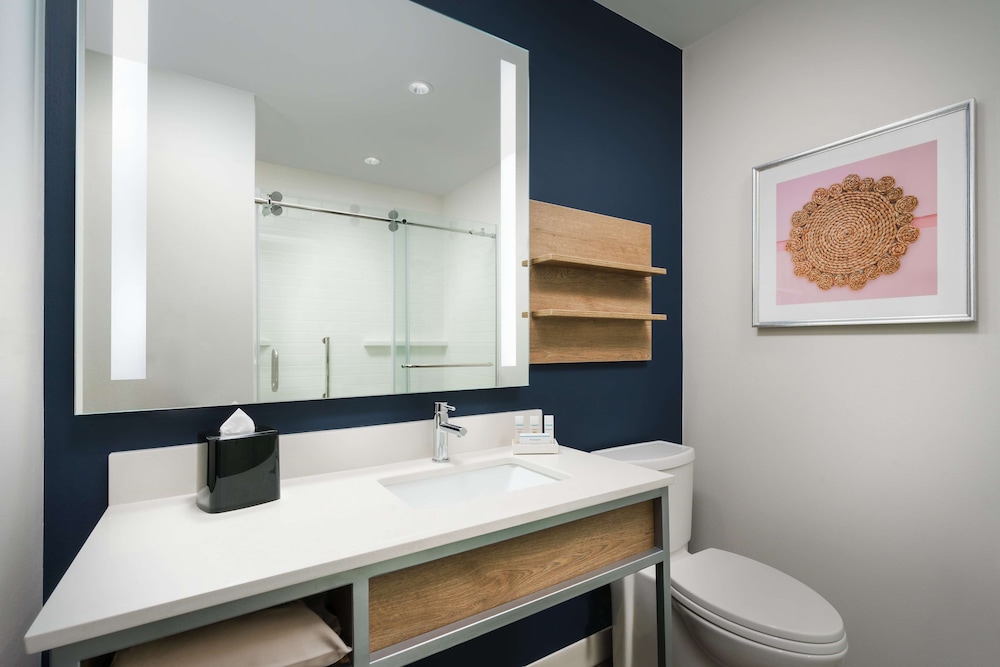 Hilton Garden Inn St Pete Beach 27/80