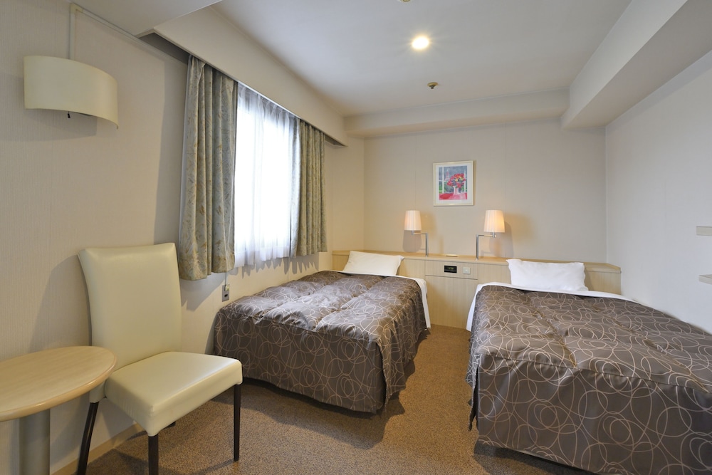 ROOM, TWIN BEDS