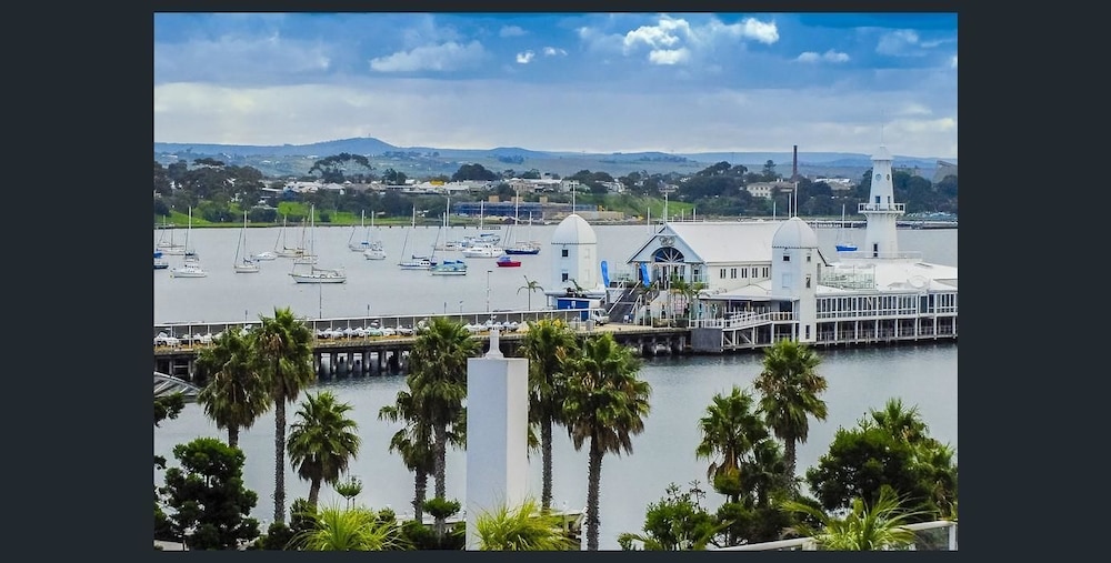 The Waterfront Apartments Geelong 35/40