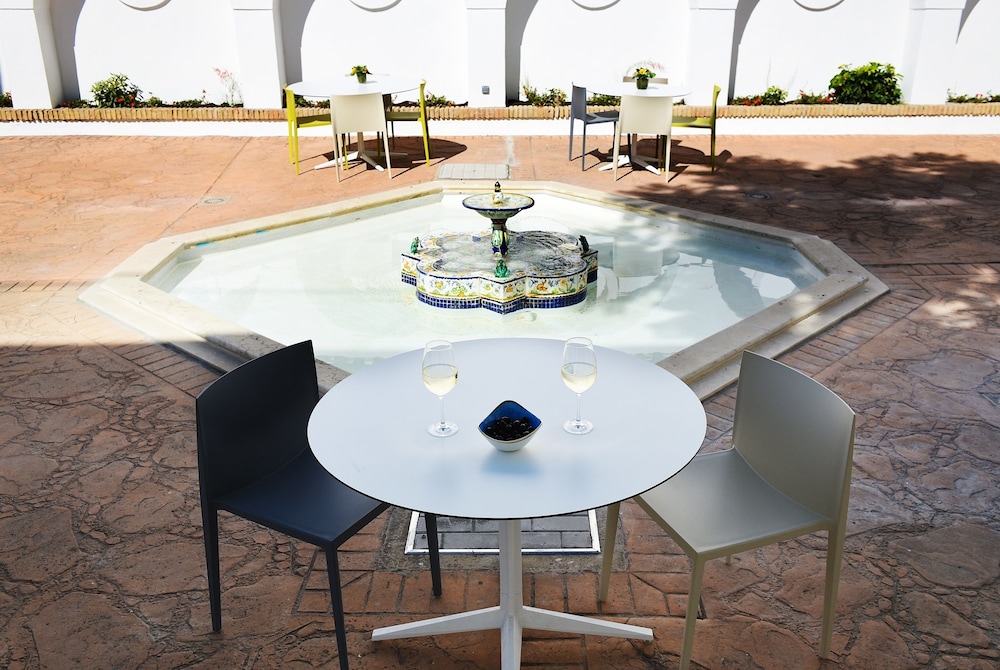 HOTEL AGARO CHIPIONA 18/29