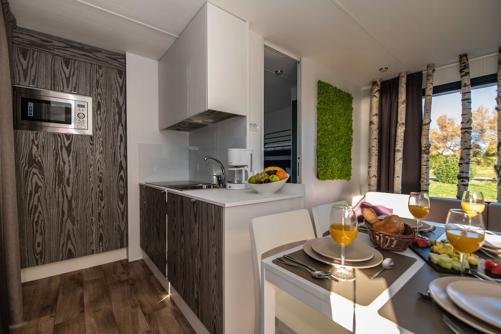Arena Grand Kazela Camping Homes 50/50