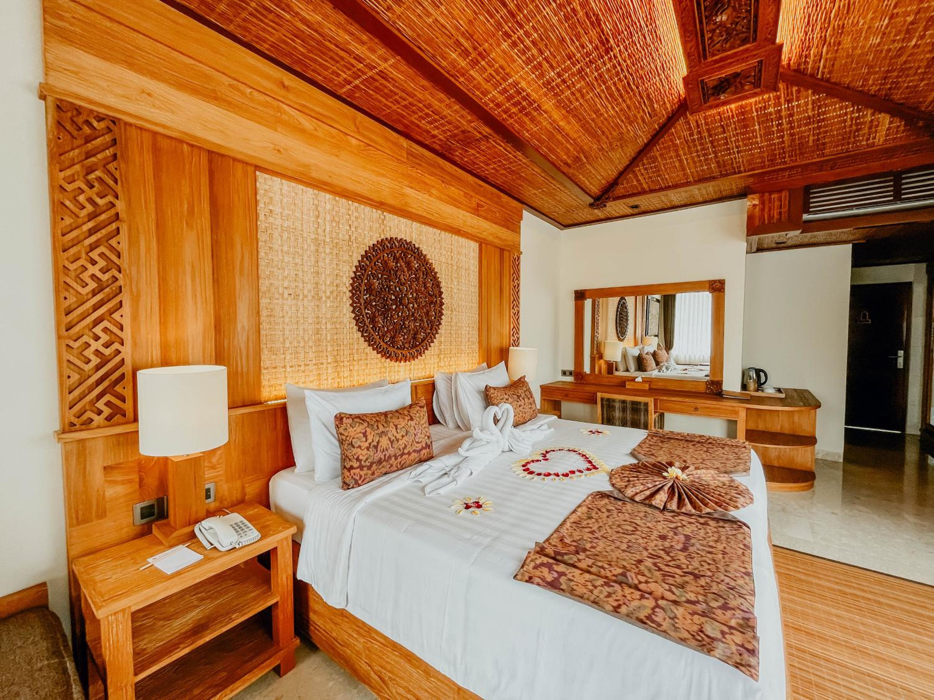 Deluxe, Double or Twin Bed, Valley View