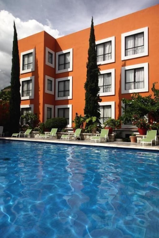 Hotel Oaxaca Dorado 8/50