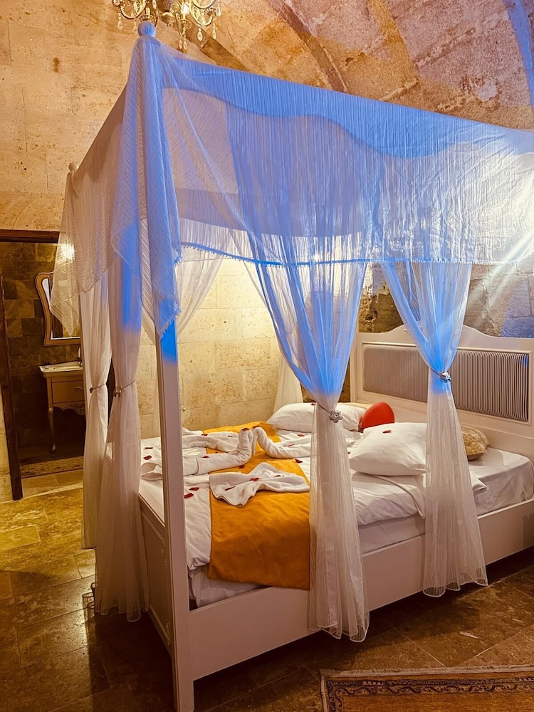 Lavinia Cappadocia Cave 16/50