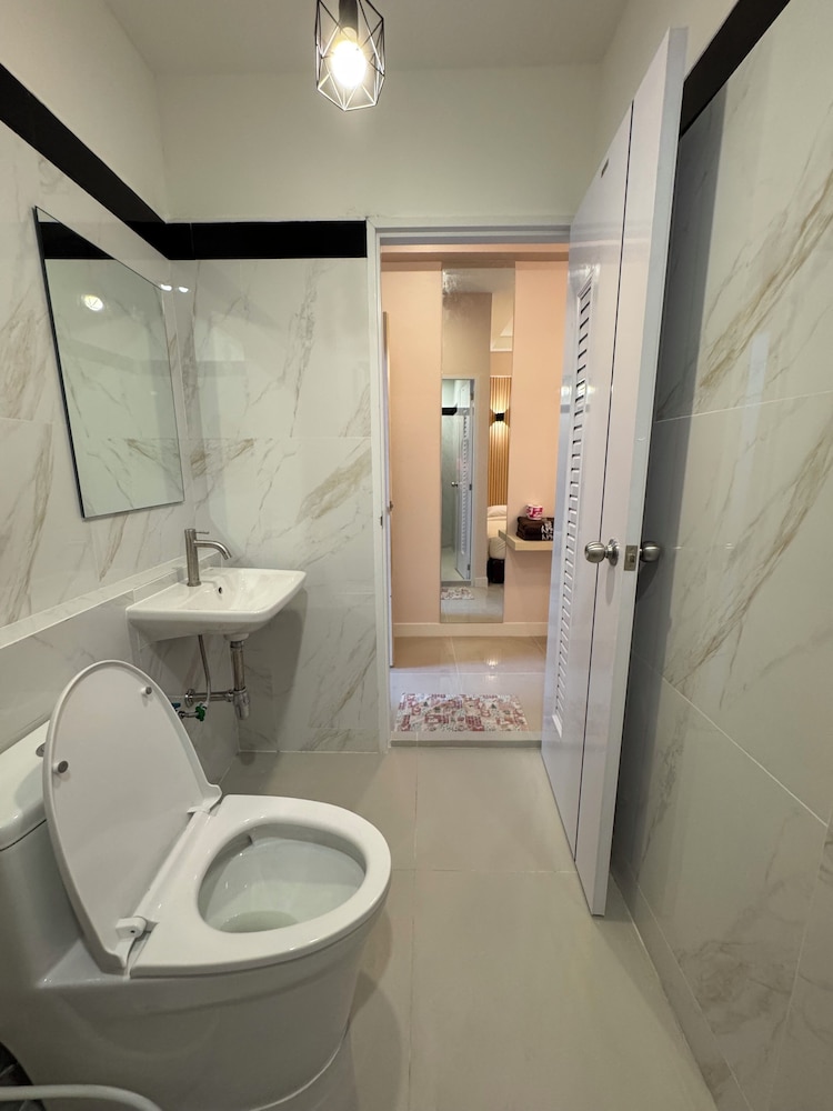 Pakchong Phubade Hotel 55/57