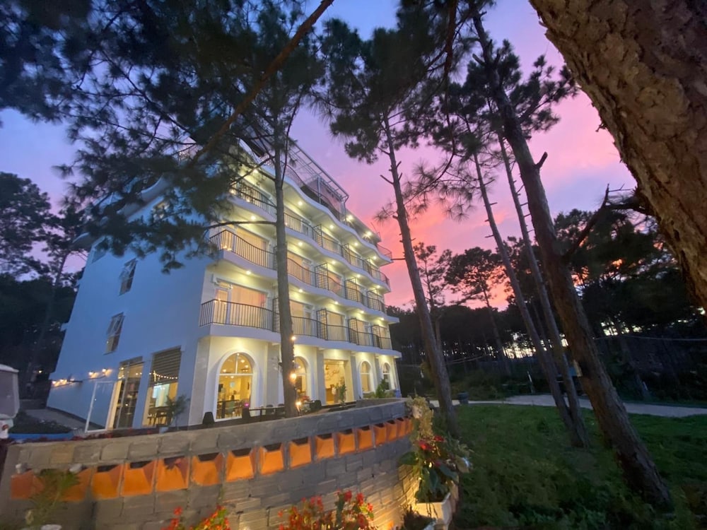 Romeo Juliet Dalat Resort 2/50