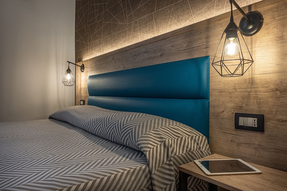 Cuneo Hotel 25/37