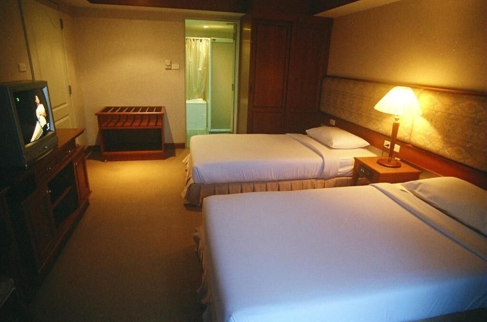Ebina House 10/60