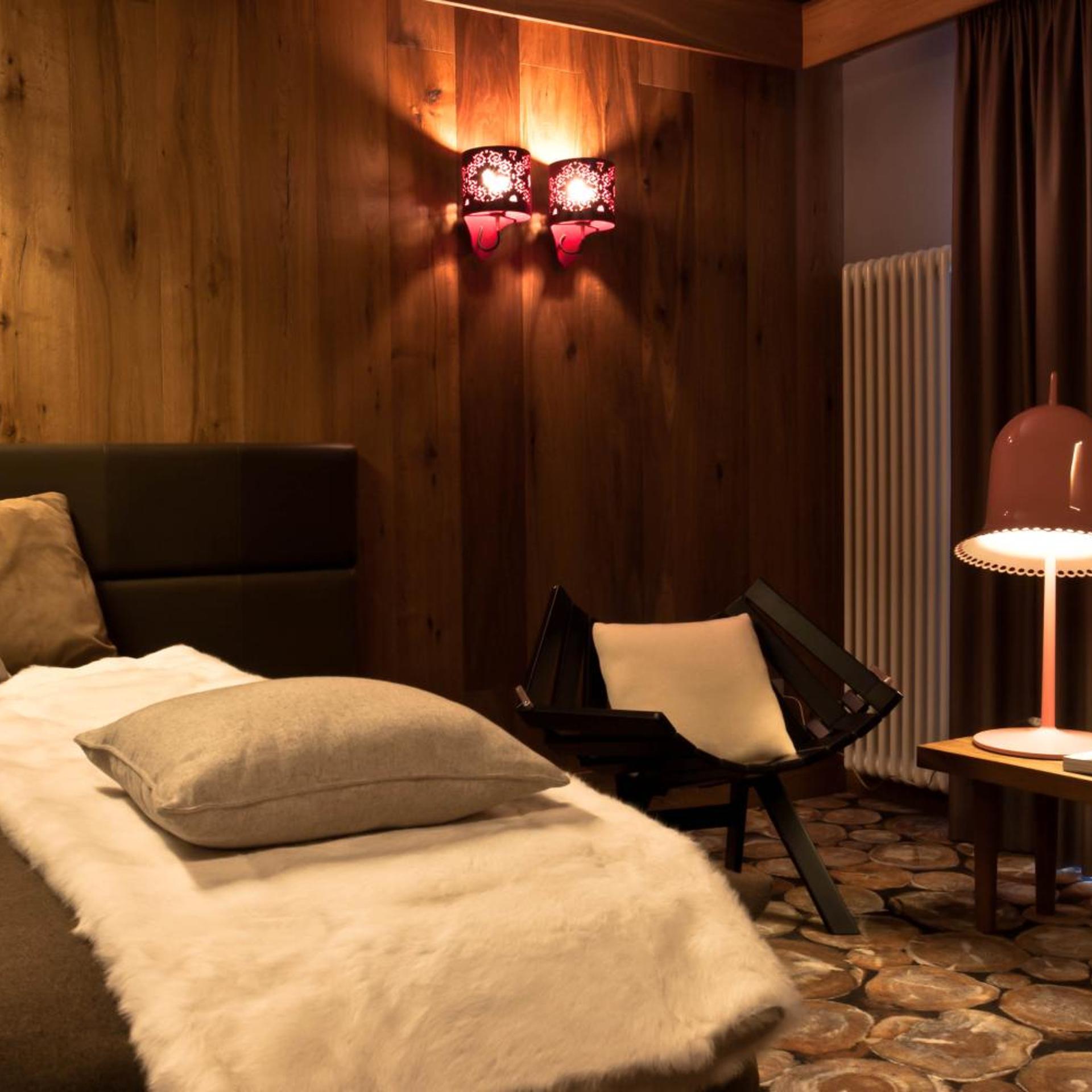 جناح، Charme Hotel Alexander 7/9