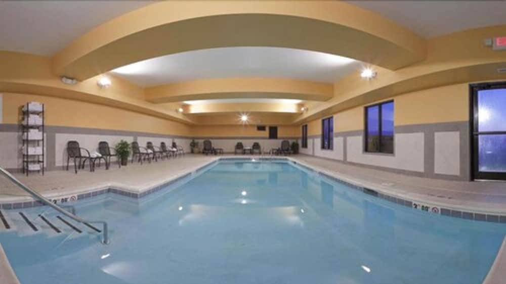 Holiday Inn Express Hotel And Suites Festus South St Louis 36/63