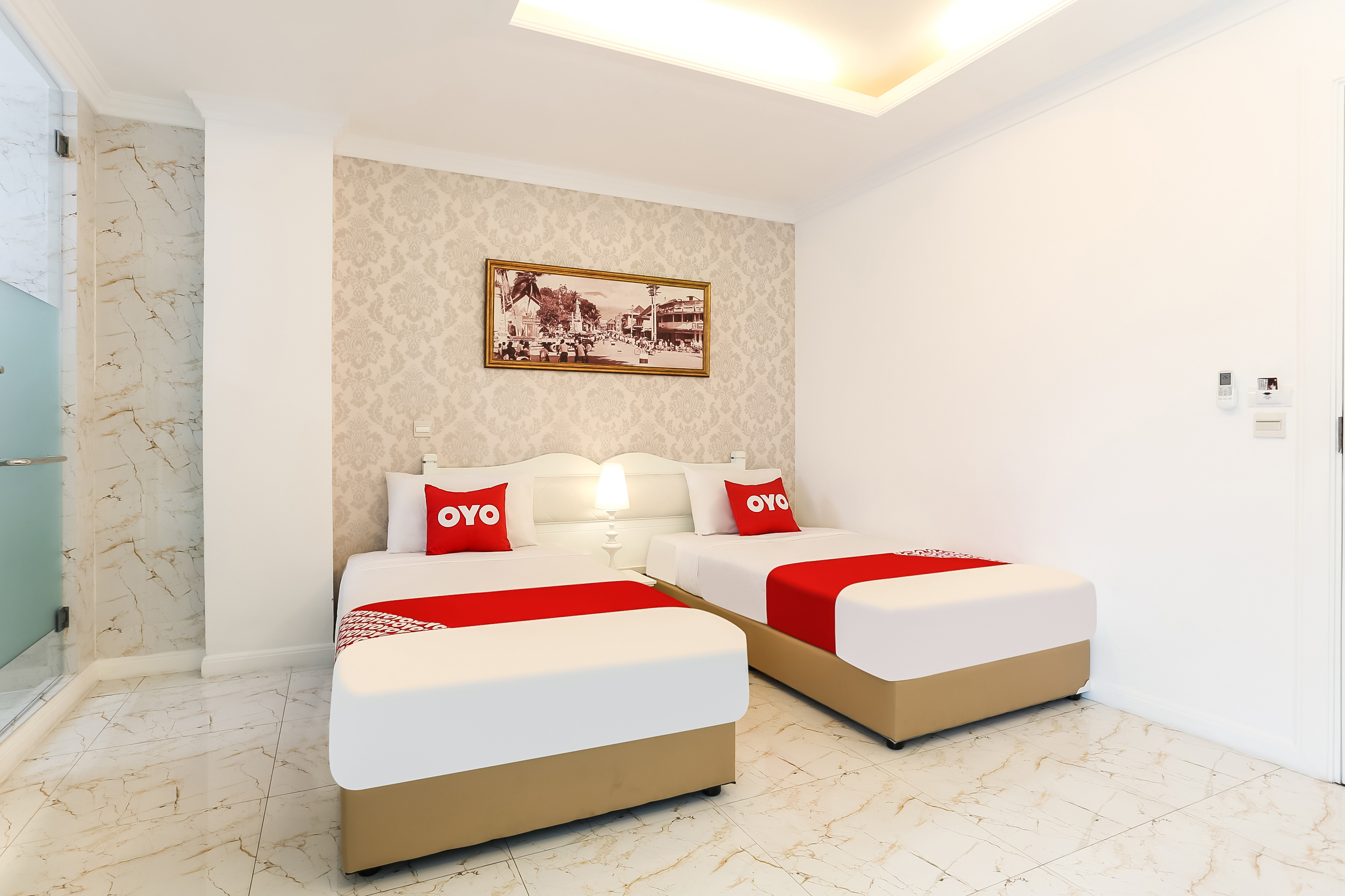 B2 Riverside Colonial Hotel 23/43