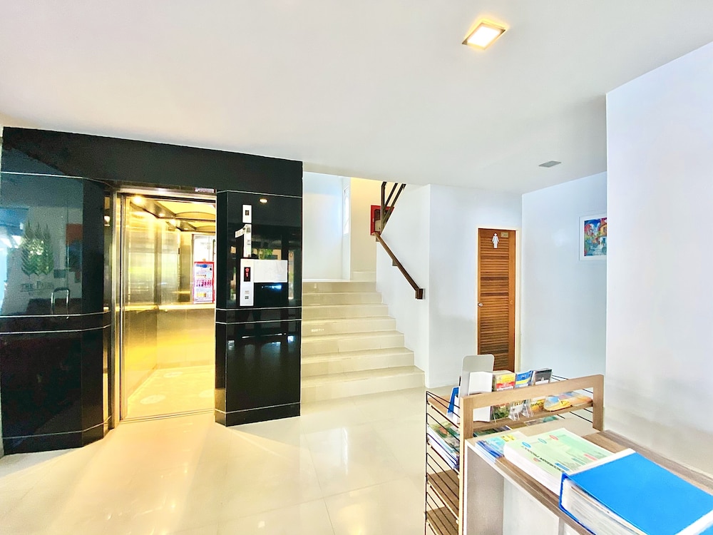THE PALMS RESIDENCE 40/59