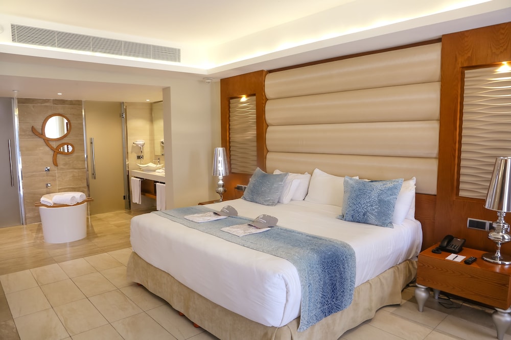 1 Bedroom, Mirage, Club, Suite, 2 Double Beds, Adult Only, Hot Tub