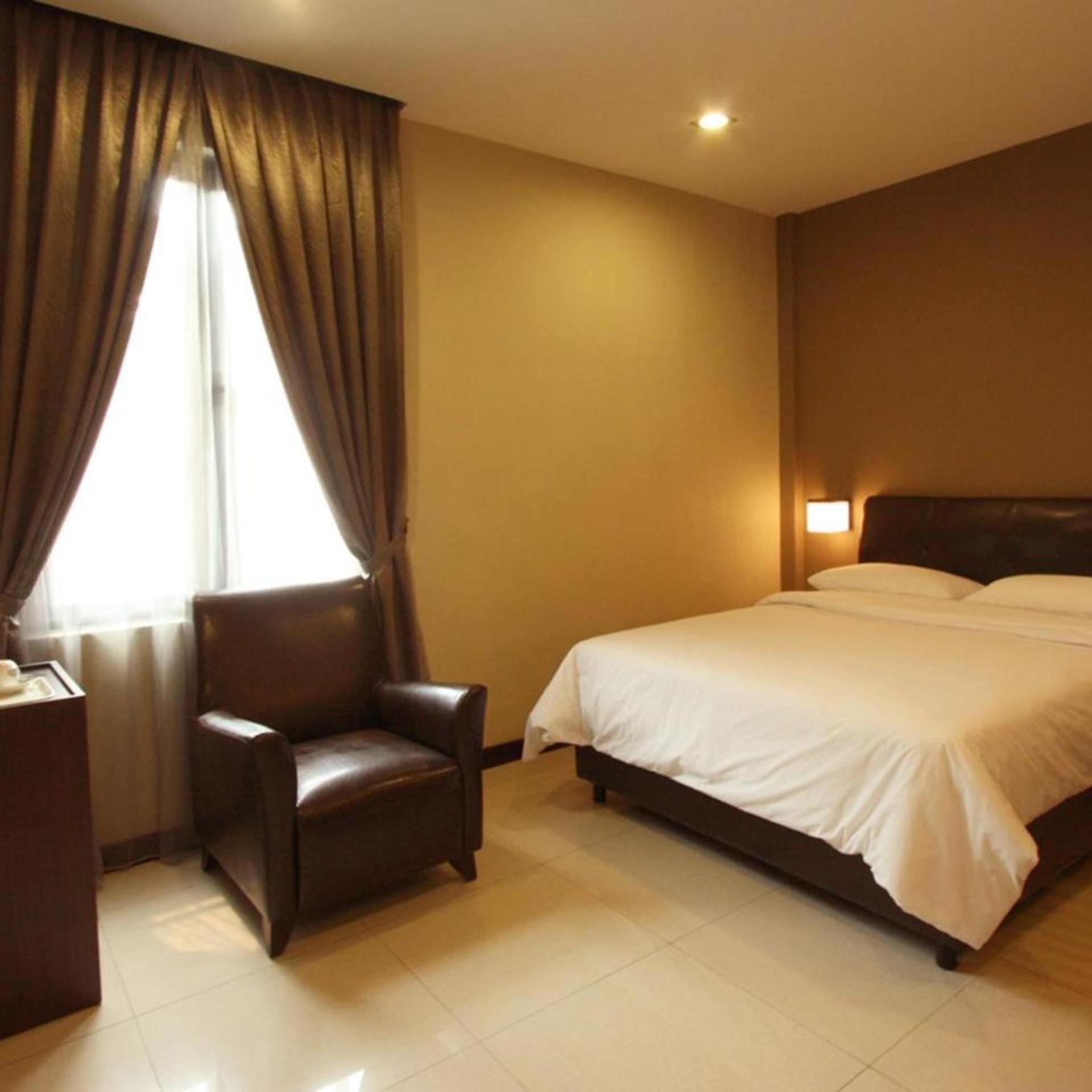Capital O Rail Hotel 13/25