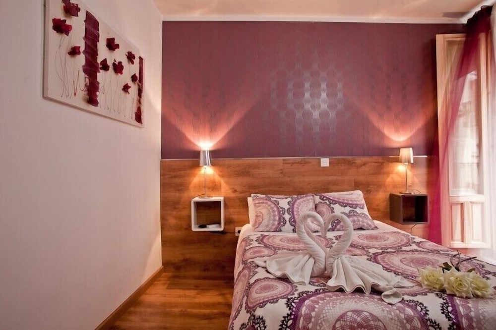 Hostal Victoriano 10/90