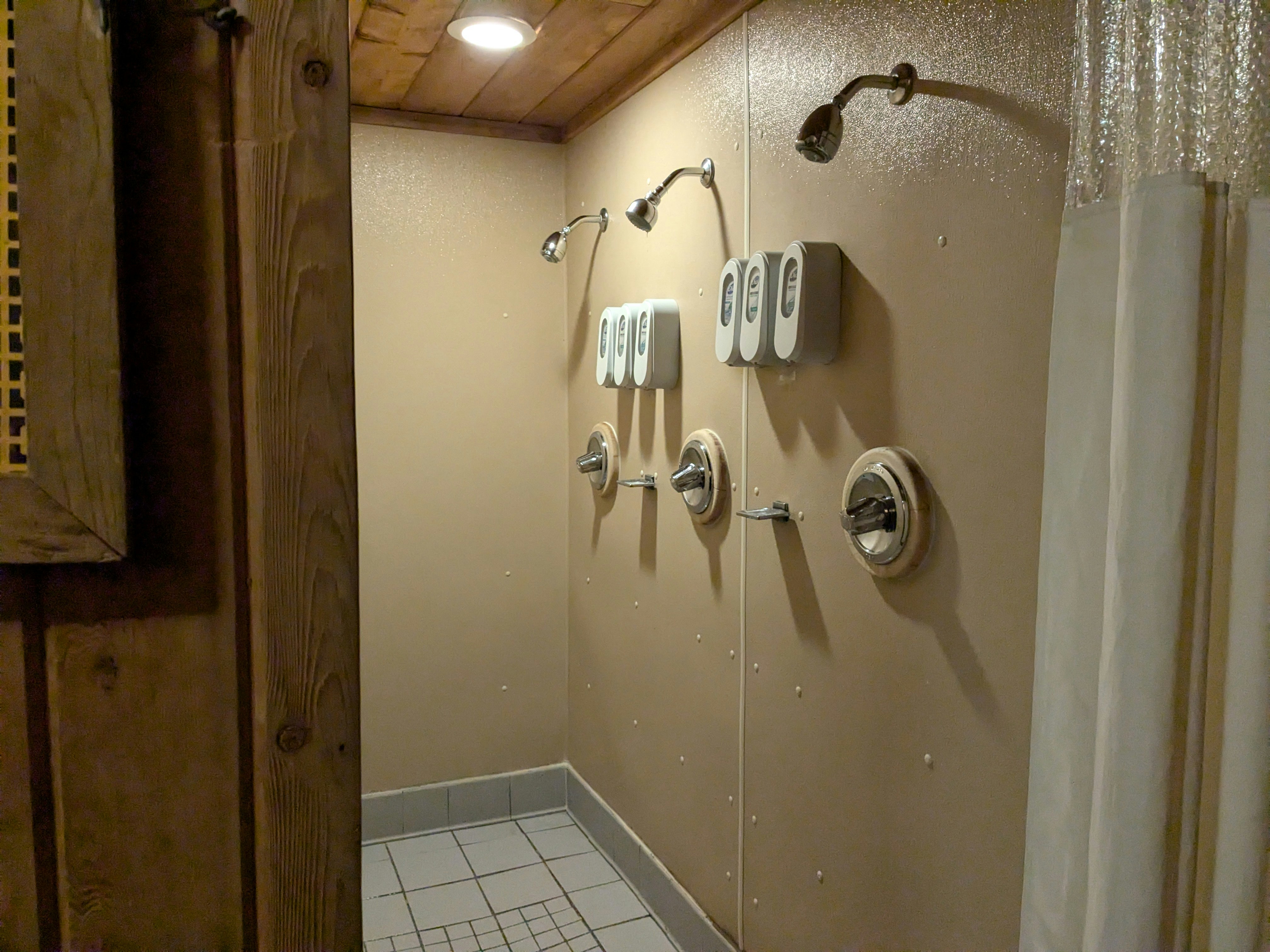Magnuson Hotel Copper Crown 15/40