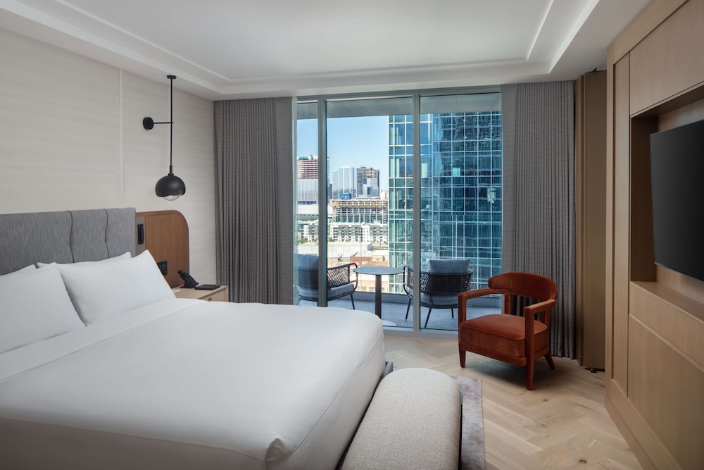 1 BEDROOM, SUITE, BALCONY