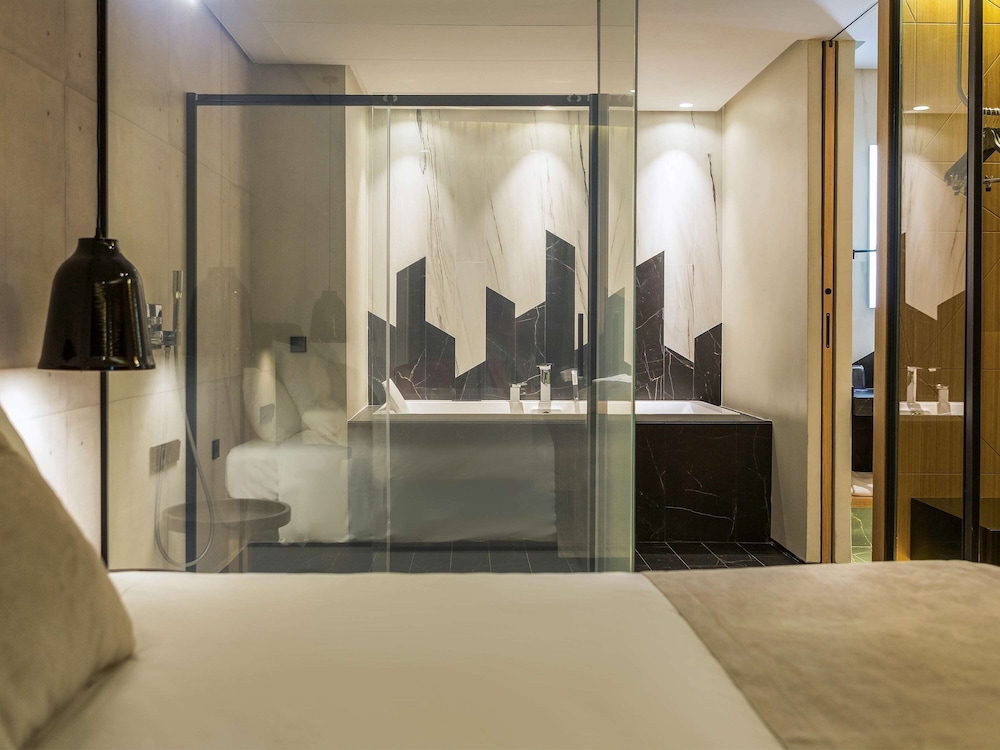 Novotel Sevilla 16/77