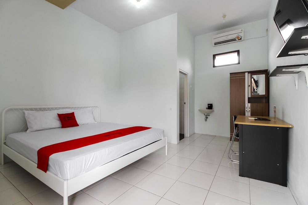 Reddoorz Jagakarsa 2 3/48