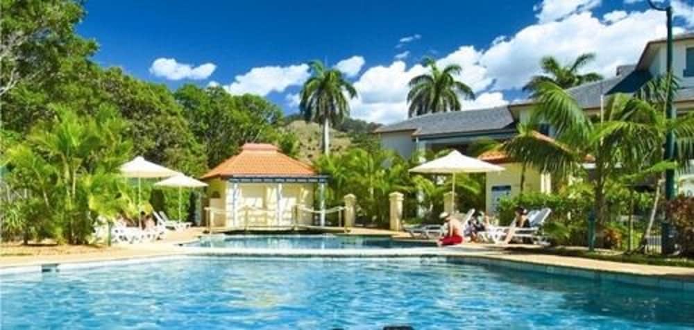 Aqualuna Beach Resort 1/56