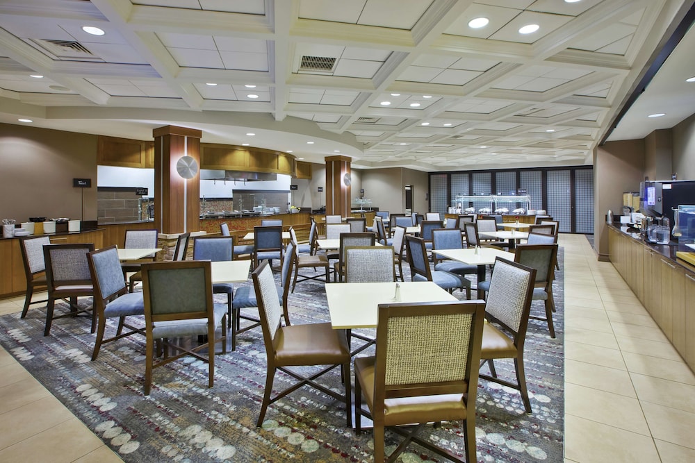 Embassy Suites Columbus - Airport 47/70