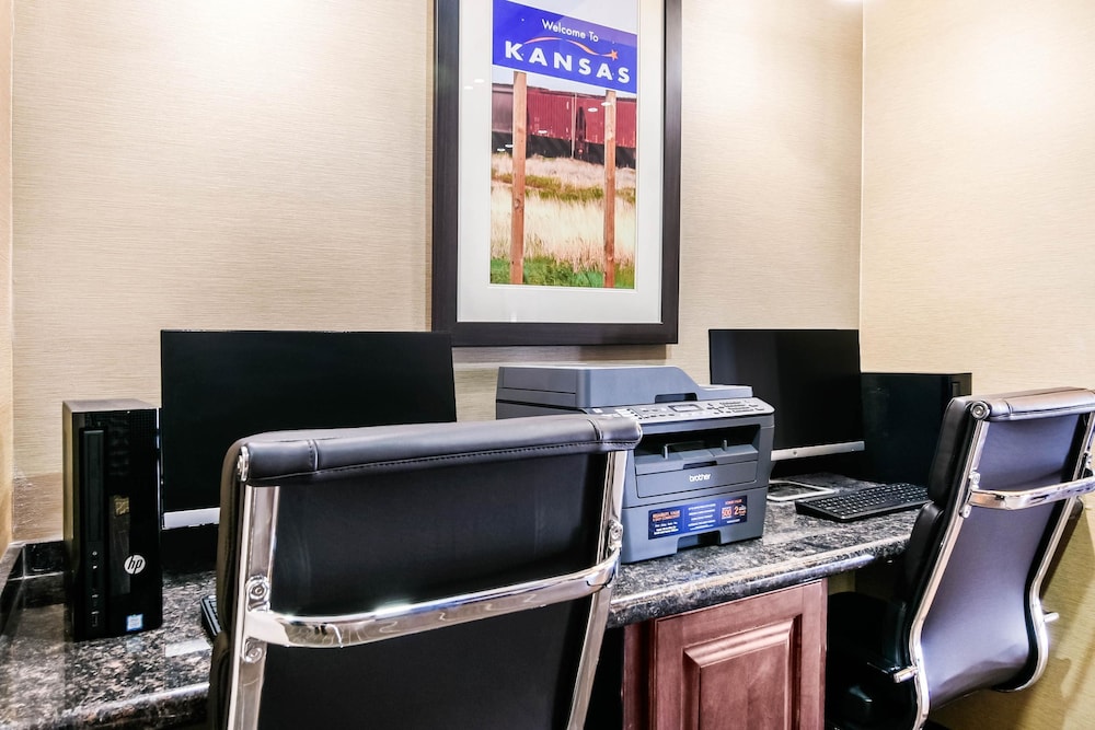 Comfort Inn and Suites Independence 33/40