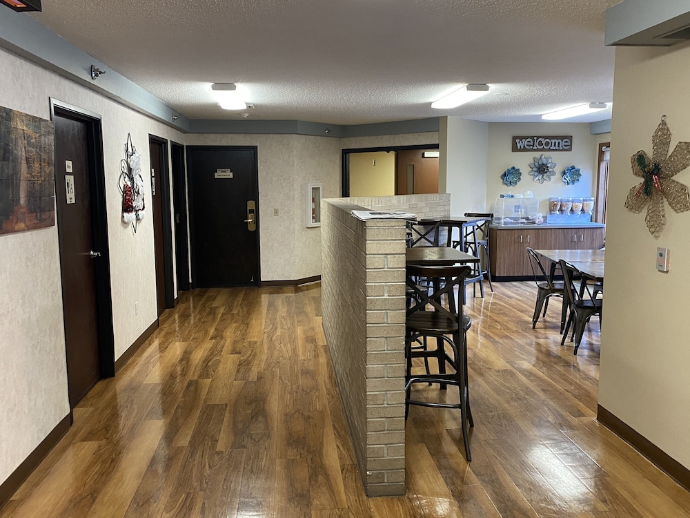 The Center Inn 18/30