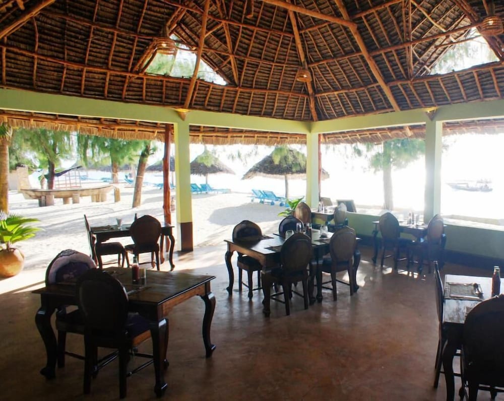 Smiles Beach Hotel 38/57