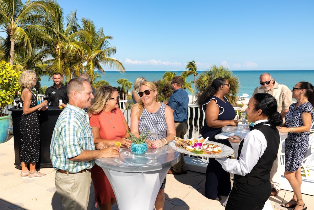 Sundial Beach Resort 38/50