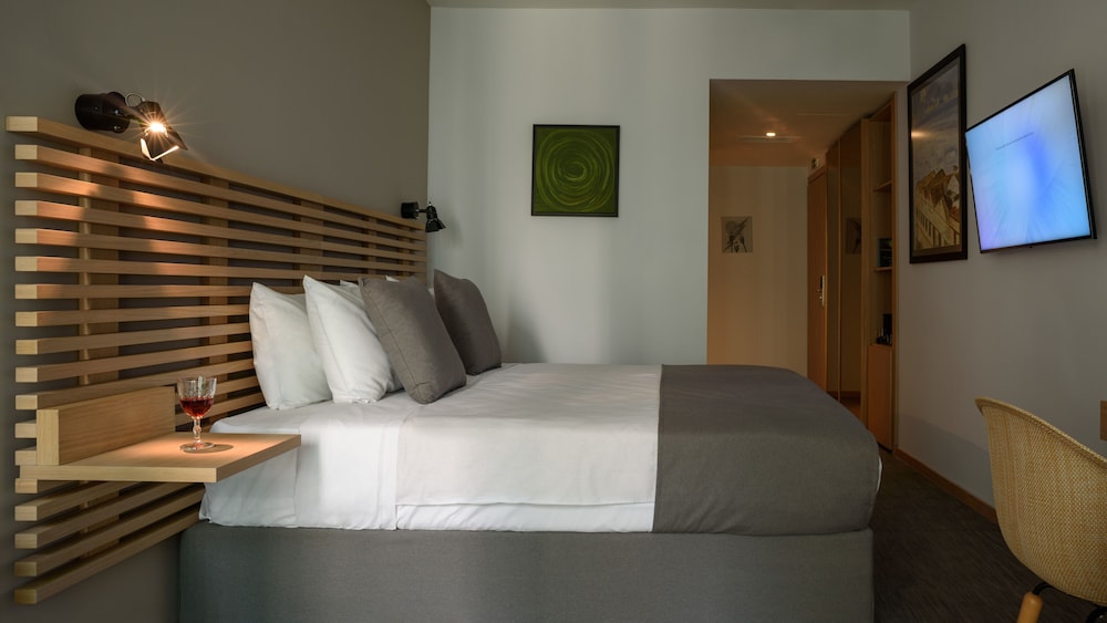 Fos Downtown Suites 13/50