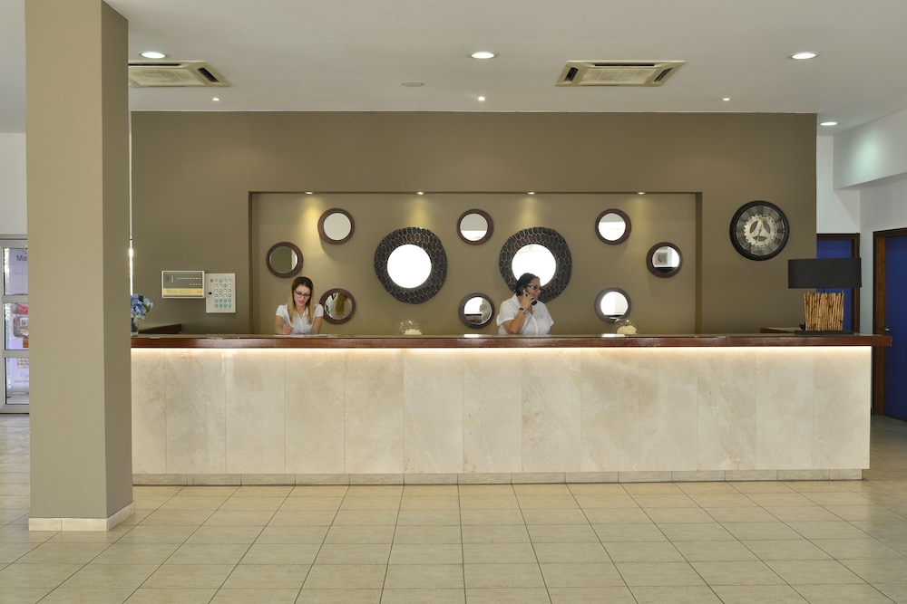 Makronisos Holiday Village 9/50