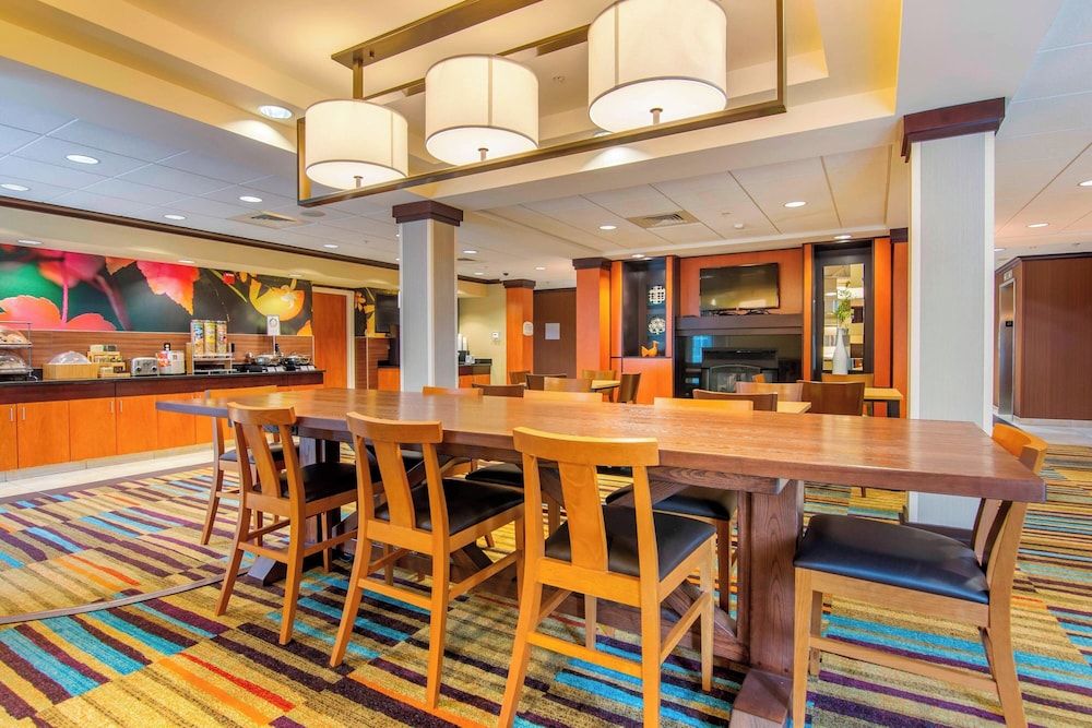 Fairfield Inn Suites Hooksett 35/50