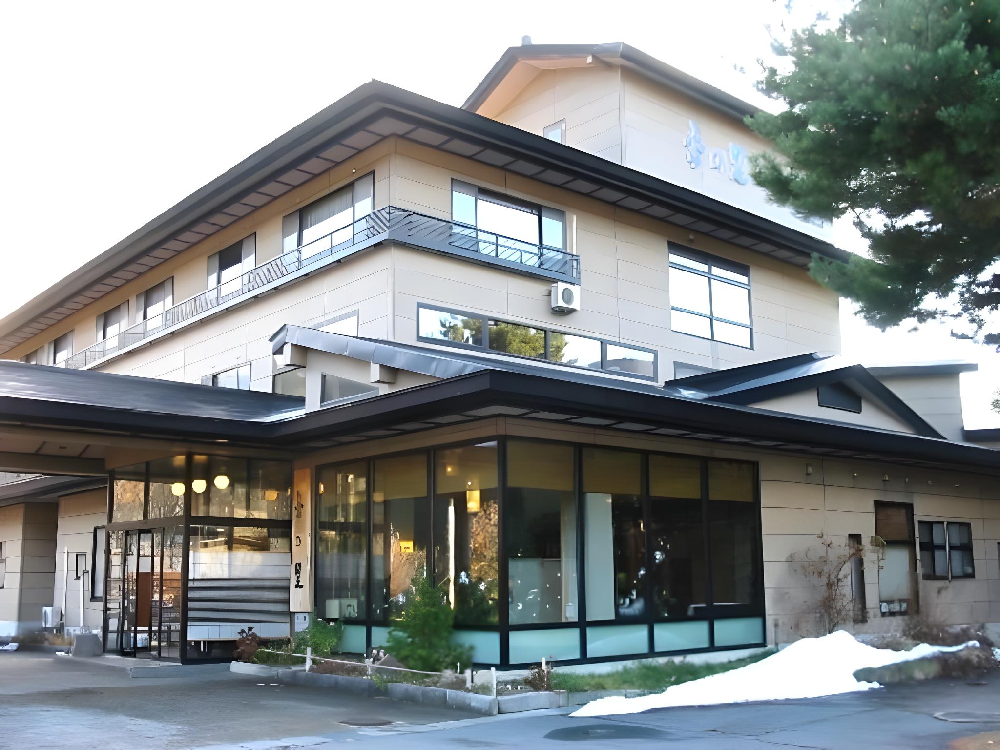غرفة يابانية غربية يابانية عصرية بسريرين منفصلين بأرضية تاتامي